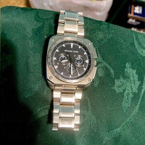 Selling Michael Kors MK8391 Grandstand Watch